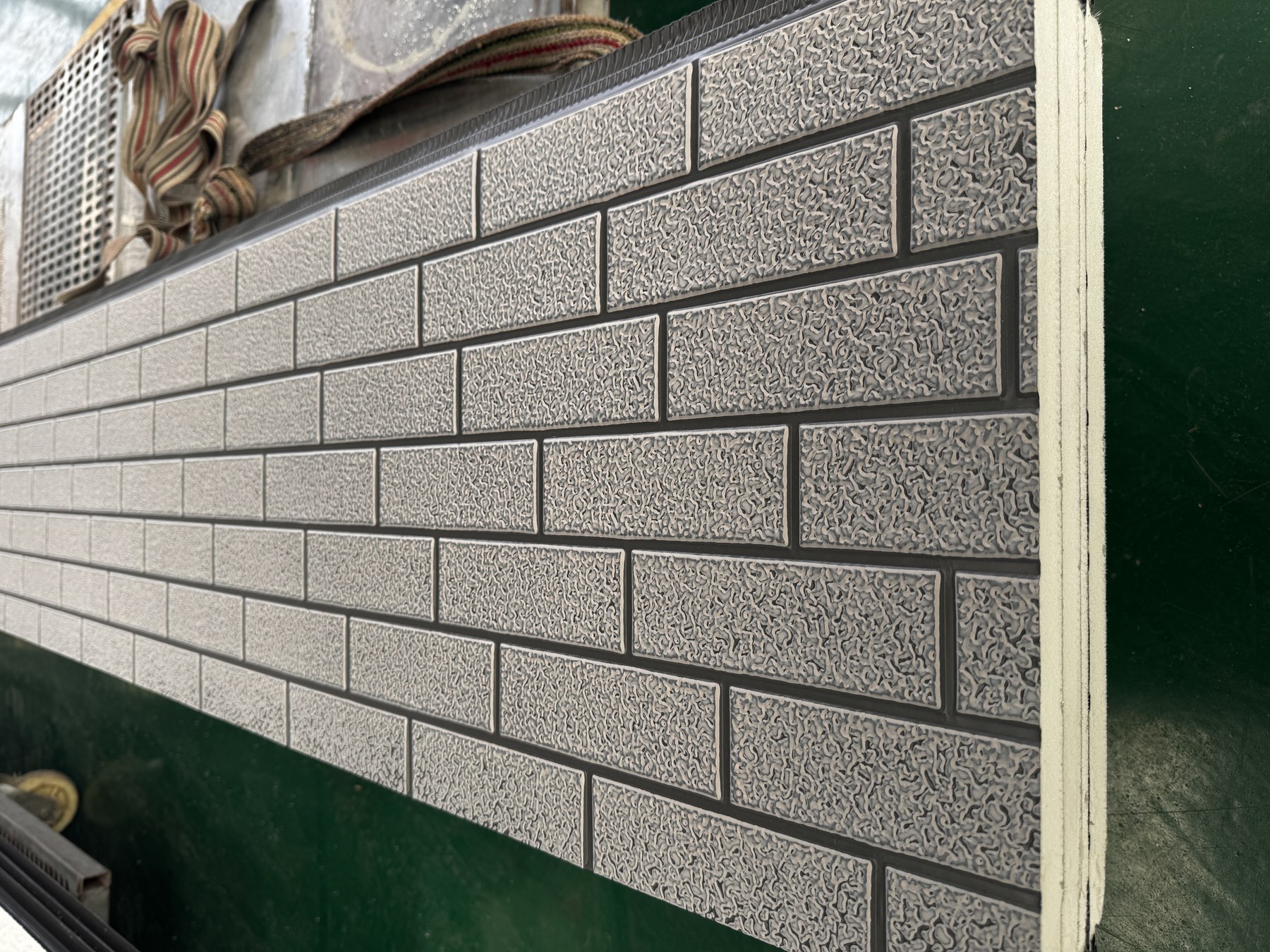 Brick pattern panel for renovation