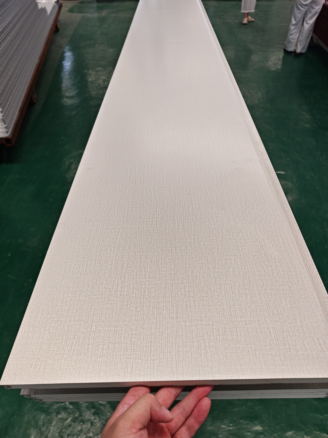 White flat surface PU insulated panel